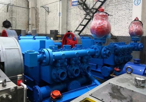 HTB800 napędzana silnikiem wysokoprężnym 800HP wiertnicza pompa płuczkowa do wiercenia / fugowania na polu naftowym