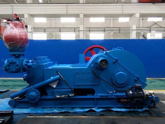 HTB800 napędzana silnikiem wysokoprężnym 800HP wiertnicza pompa płuczkowa do wiercenia / fugowania na polu naftowym